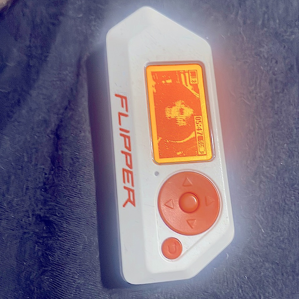 Flipper Zero w/upgraded firmware and extra apps installed!!